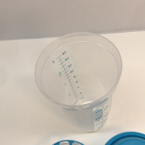 Tupperware Quick Shaker Blue Color - Picture 10 of 16